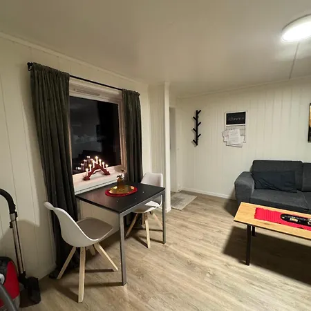 Liten Eldre Og Koselig Studiohybel Appartamento Svolvær