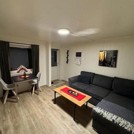 Liten Eldre Og Koselig Studiohybel Svolvær